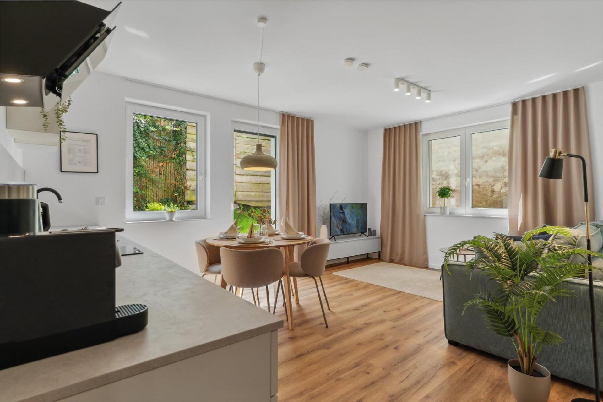 Zwei Apartments Fuer Bis Zu 8 Personen Zentral, Modern, Mit Terrasse & Balkon Bielefeld Buitenkant foto