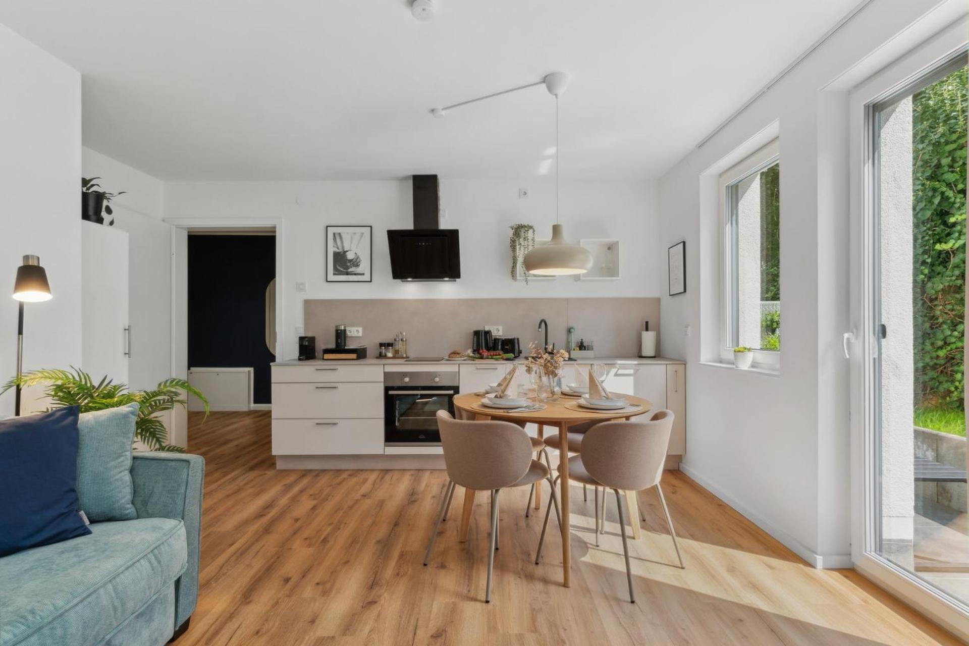 Zwei Apartments Fuer Bis Zu 8 Personen Zentral, Modern, Mit Terrasse & Balkon Bielefeld Buitenkant foto