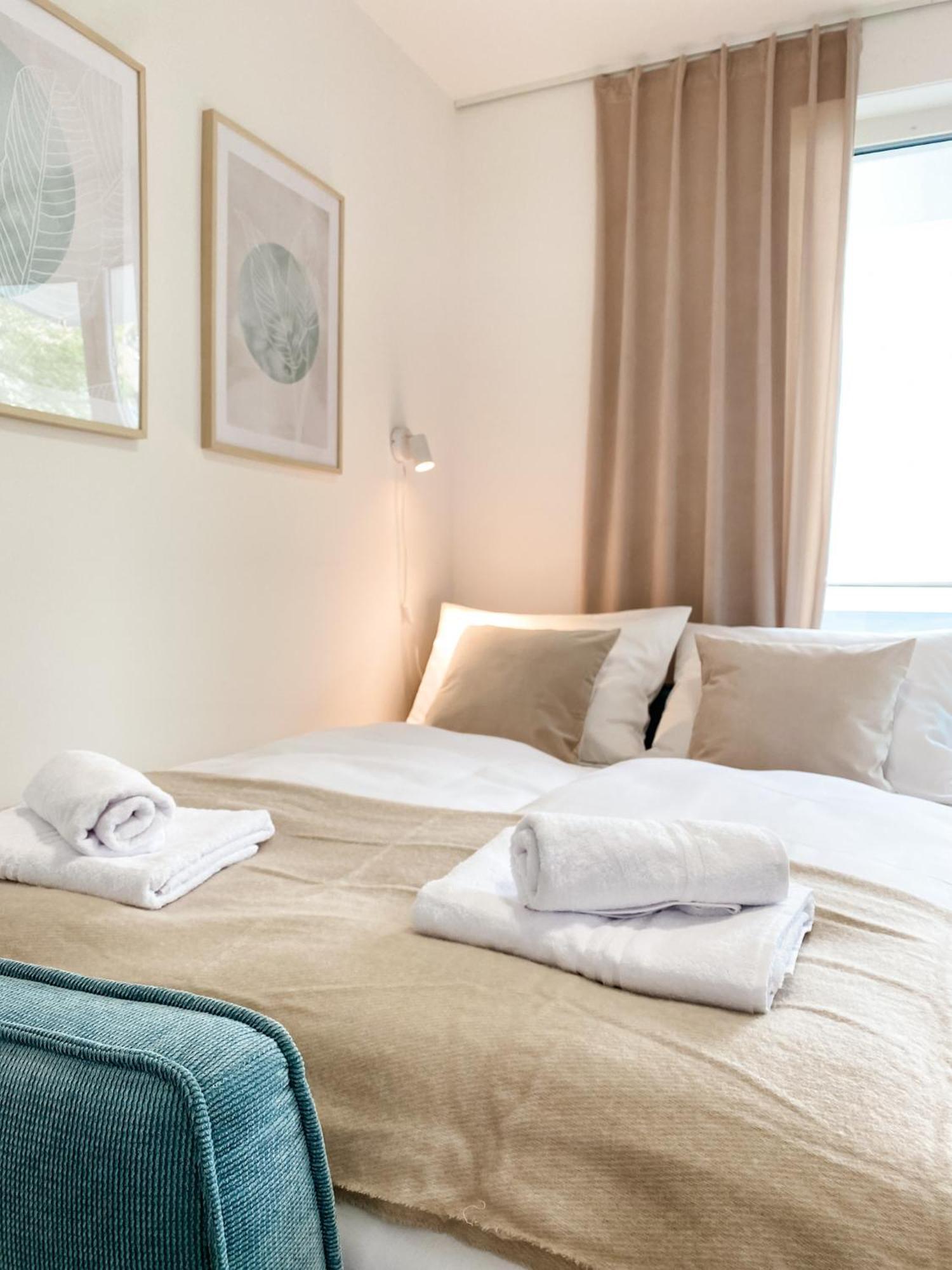 Zwei Apartments Fuer Bis Zu 8 Personen Zentral, Modern, Mit Terrasse & Balkon Bielefeld Buitenkant foto