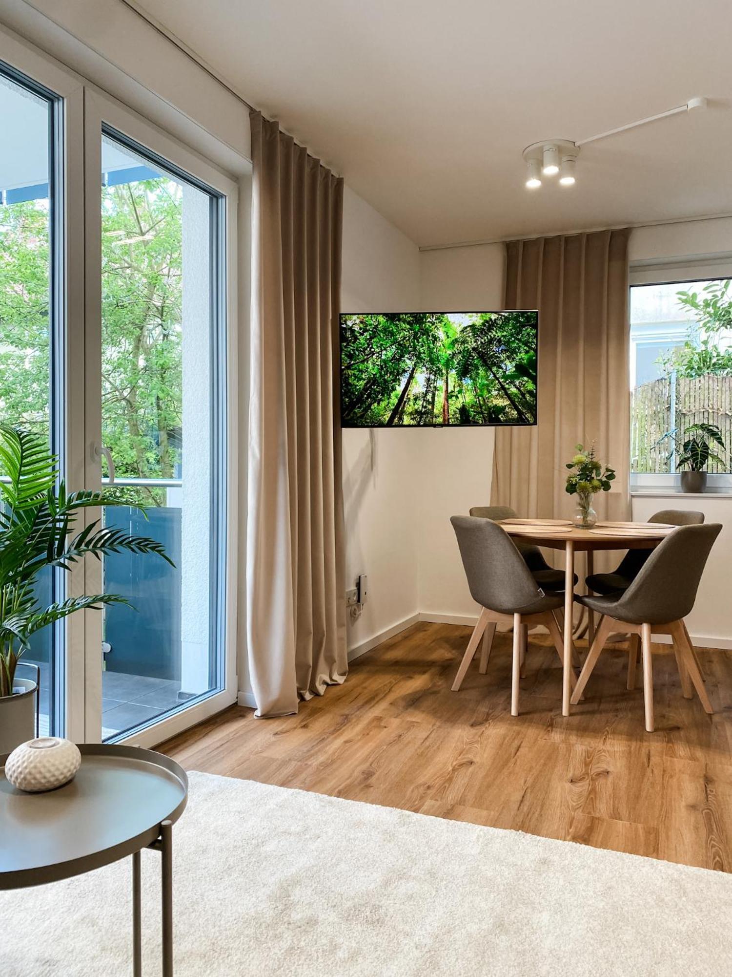 Zwei Apartments Fuer Bis Zu 8 Personen Zentral, Modern, Mit Terrasse & Balkon Bielefeld Buitenkant foto