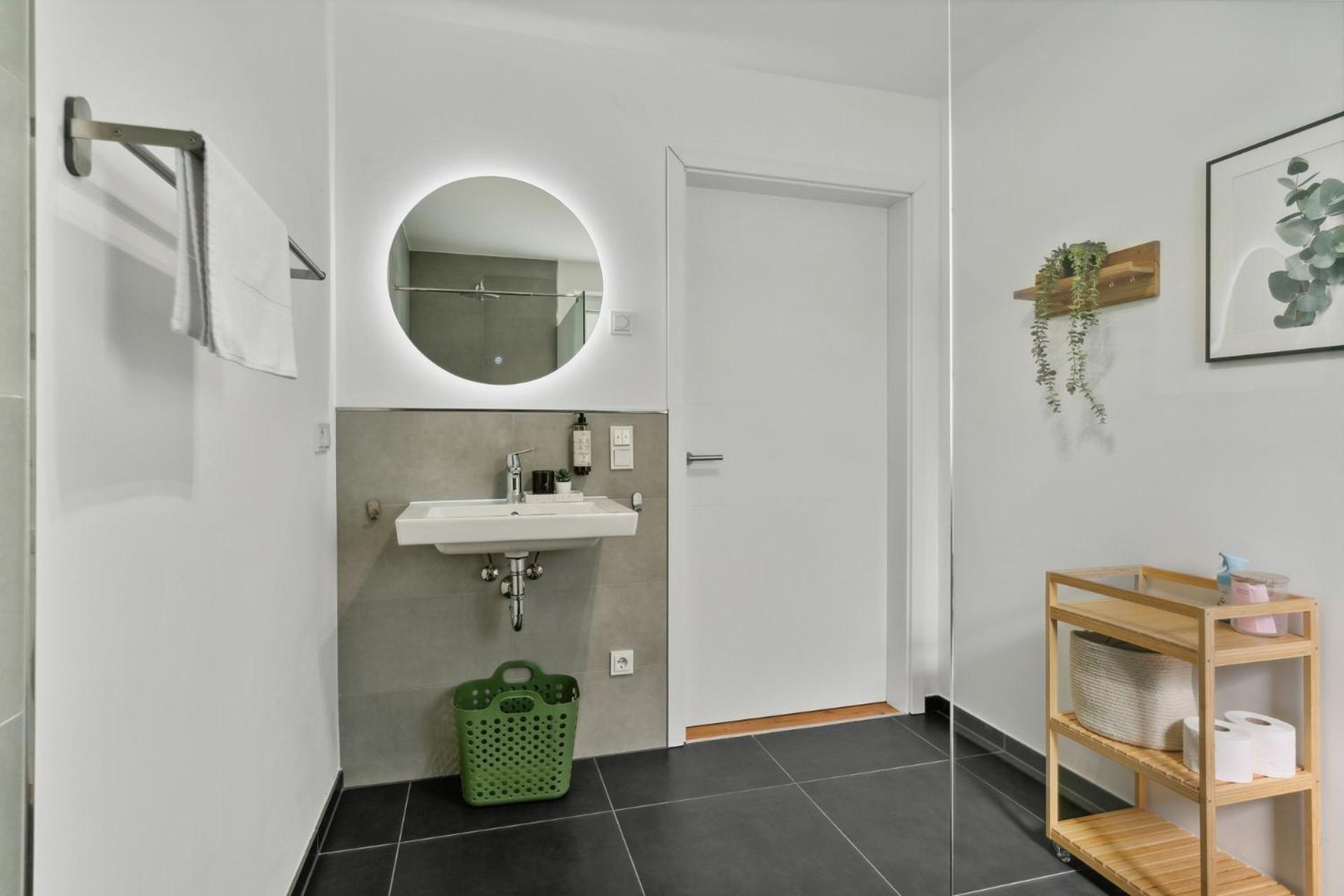 Zwei Apartments Fuer Bis Zu 8 Personen Zentral, Modern, Mit Terrasse & Balkon Bielefeld Buitenkant foto