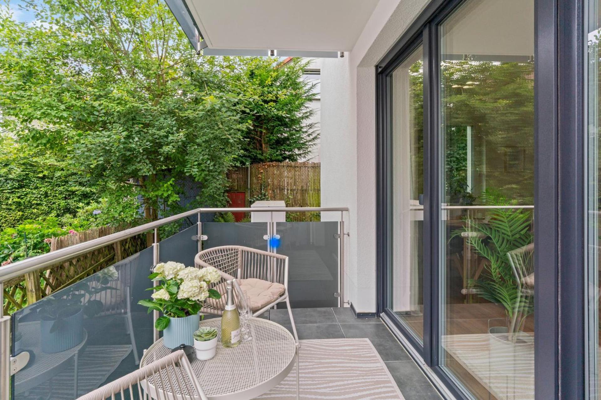 Zwei Apartments Fuer Bis Zu 8 Personen Zentral, Modern, Mit Terrasse & Balkon Bielefeld Buitenkant foto