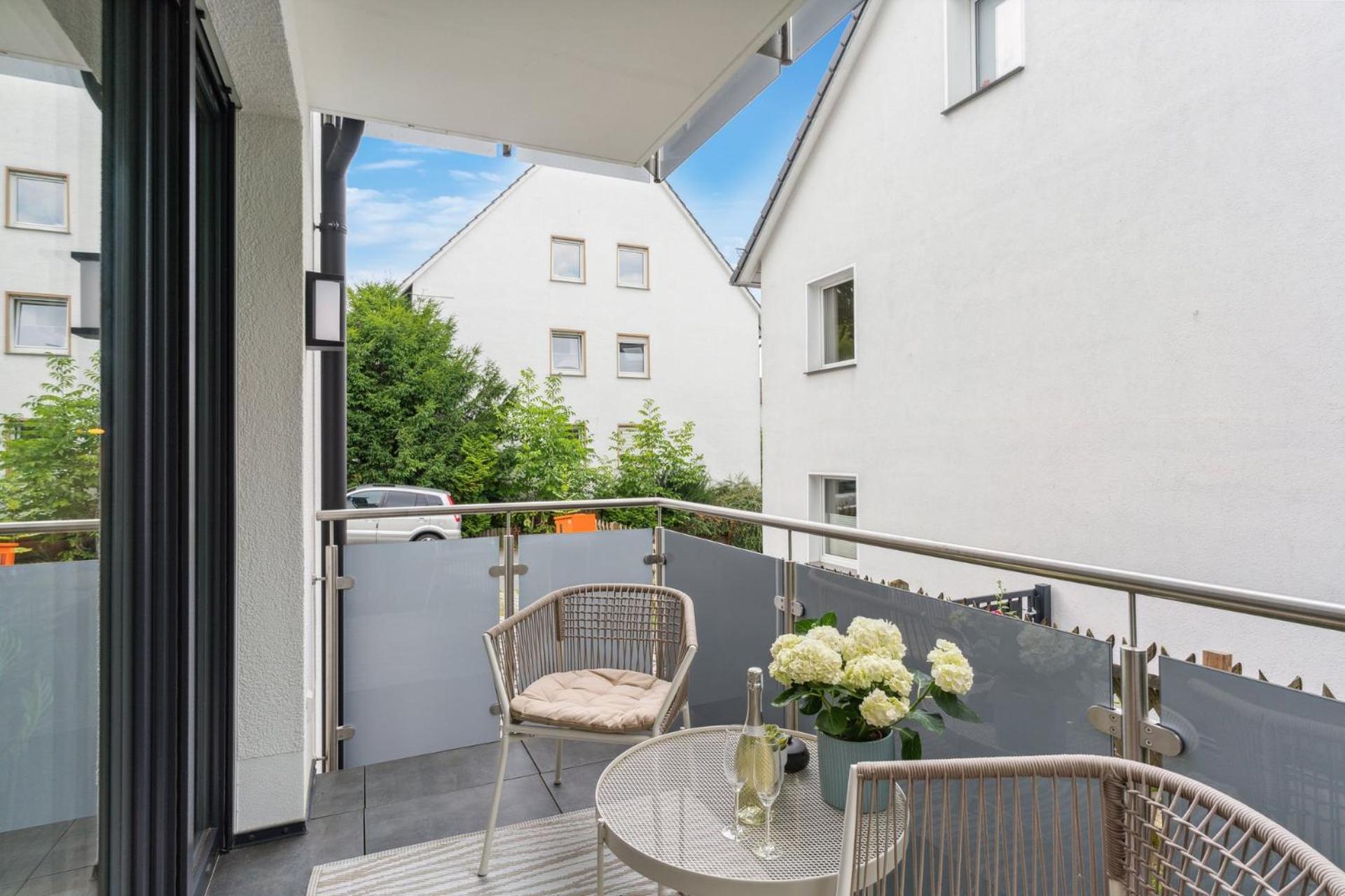 Zwei Apartments Fuer Bis Zu 8 Personen Zentral, Modern, Mit Terrasse & Balkon Bielefeld Buitenkant foto